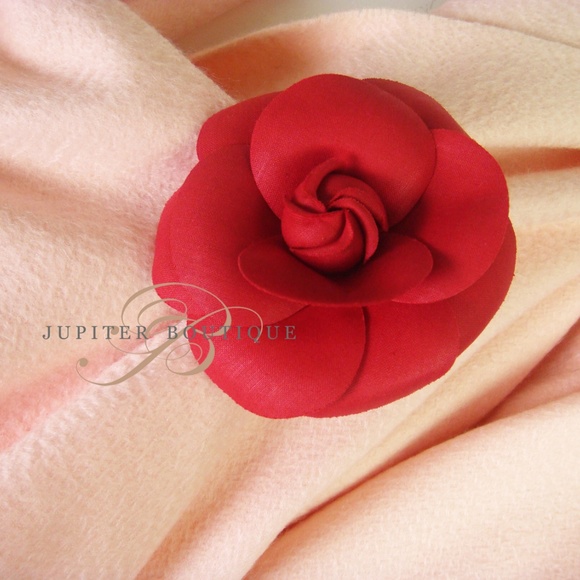 Chanel Camellia Brooch - ROUGE Beautiful - Picture 2 of 5